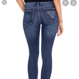 Guess Medium Wash Skinny Jean/Mid-Rise-Size 25-NWT